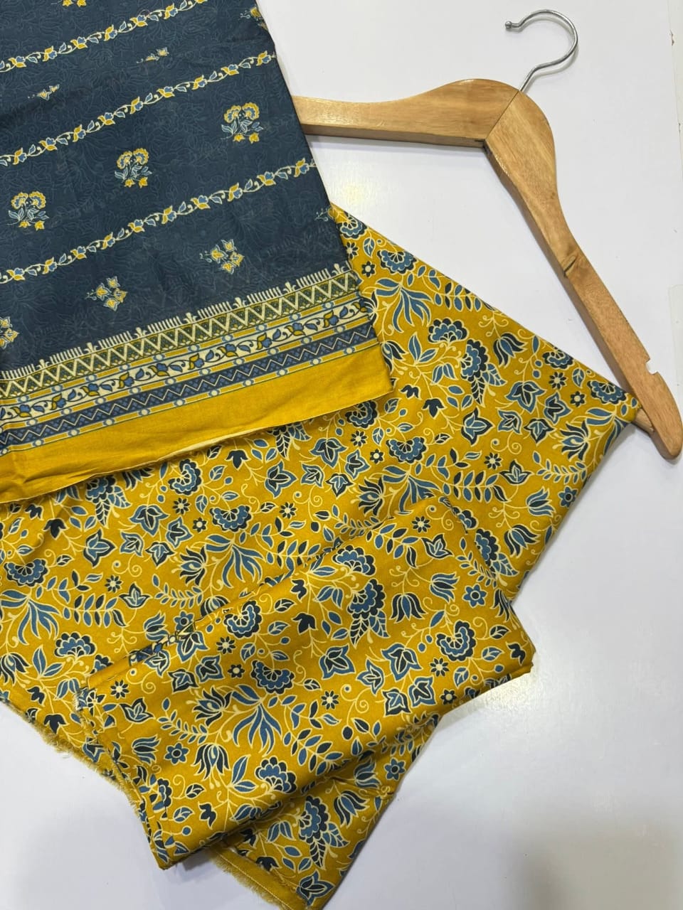 Bin Saeed Printed Lawn Unstitched 3 Piece Suit