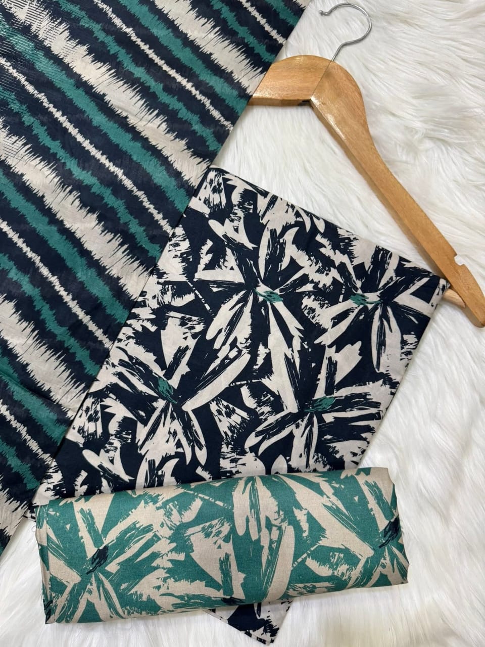 Bin Saeed Printed Lawn Unstitched 3 Piece Suit