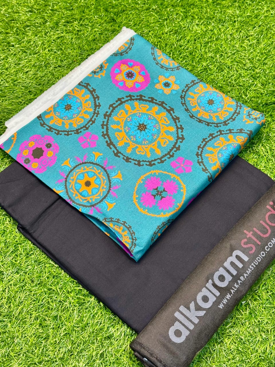 Al Karam Lawn Unstitched 2pc