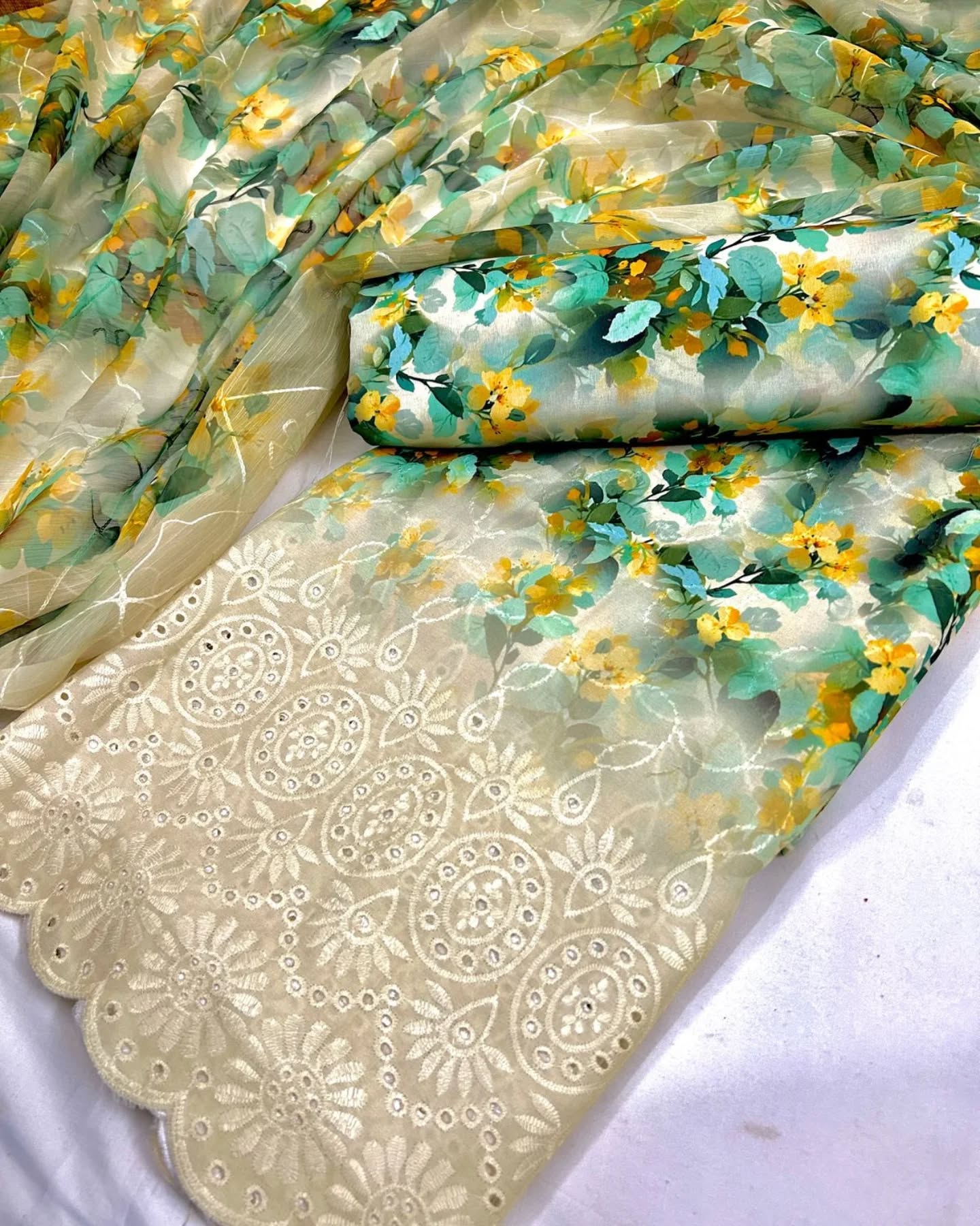 Unstitched Lawn 3 Piece in Wholesale Price