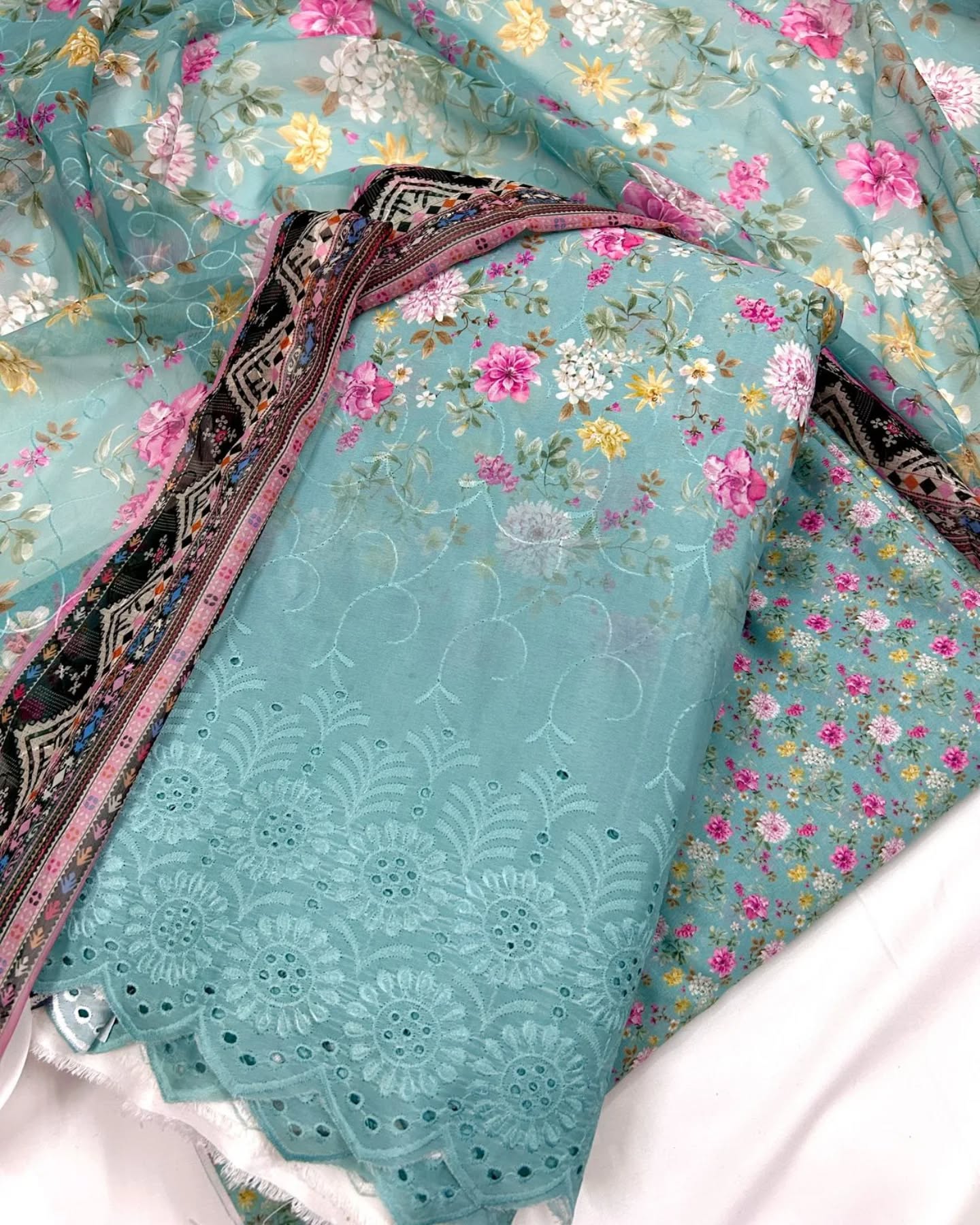 Unstitched Lawn 3 Piece in Wholesale Price